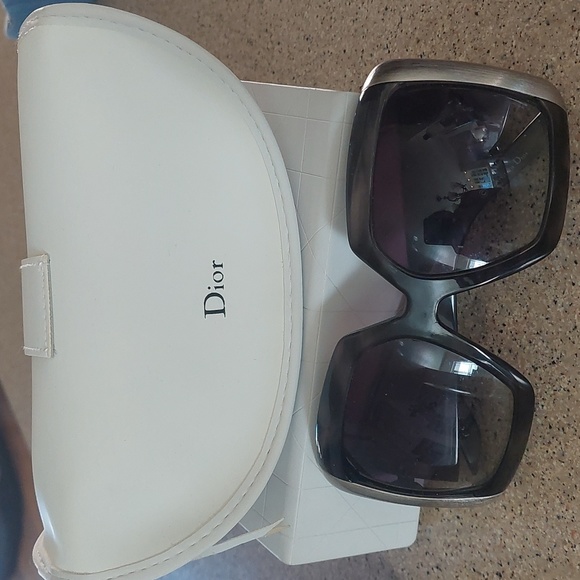 Dior Sunglasses - Picture 4 of 4